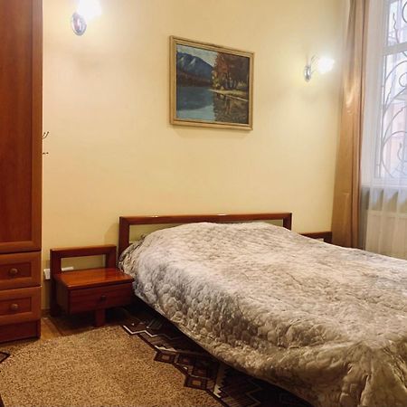 Apartament-Minihotel Elpida Lviv Exteriör bild