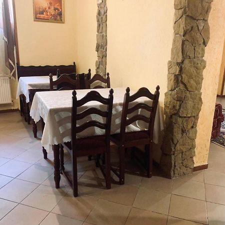 Apartament-Minihotel Elpida Lviv Exteriör bild