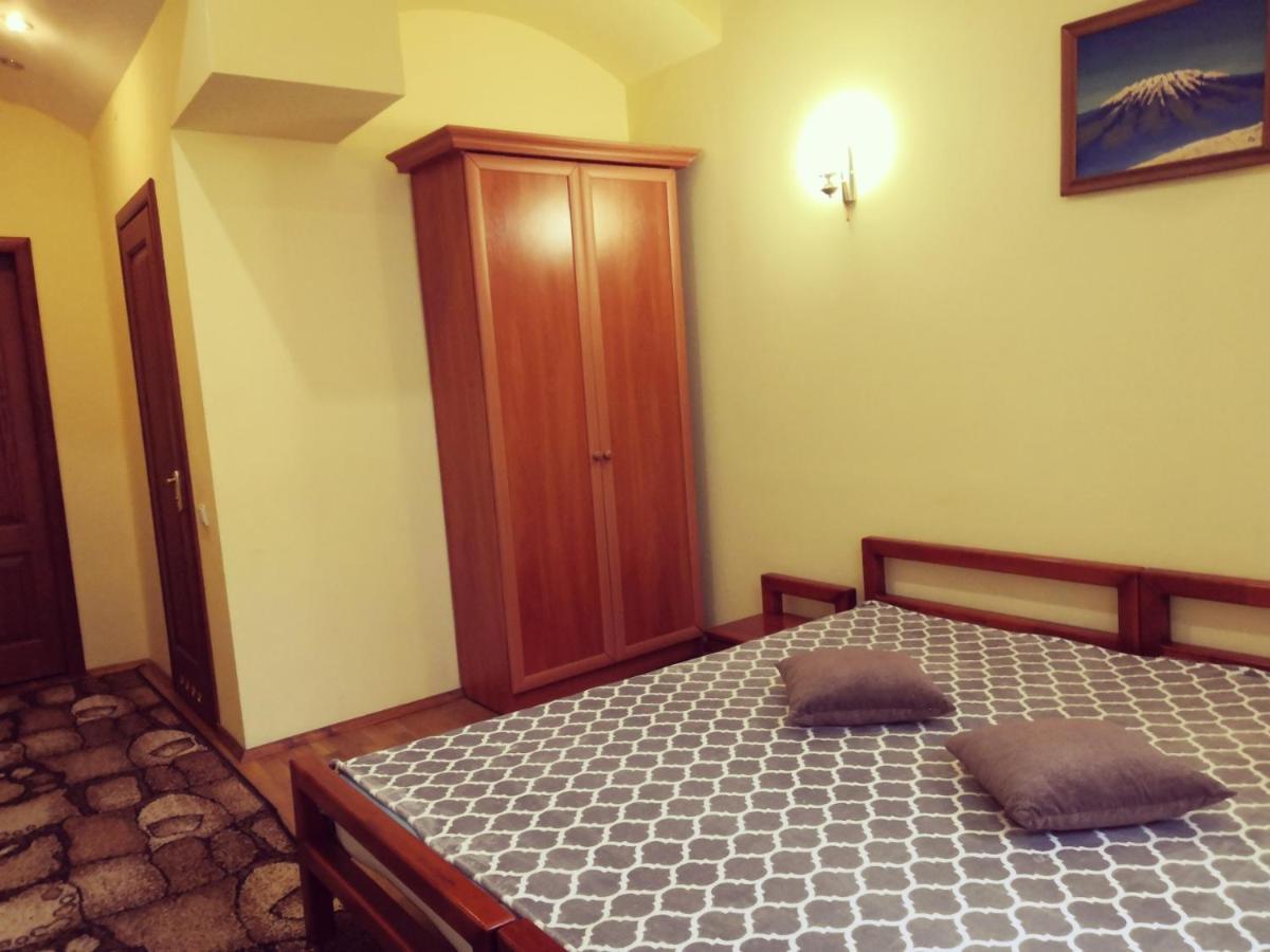 Apartament-Minihotel Elpida Lviv Exteriör bild