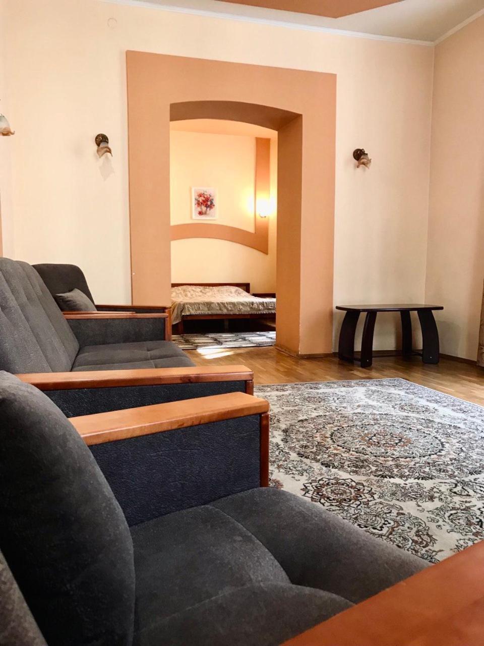 Apartament-Minihotel Elpida Lviv Exteriör bild