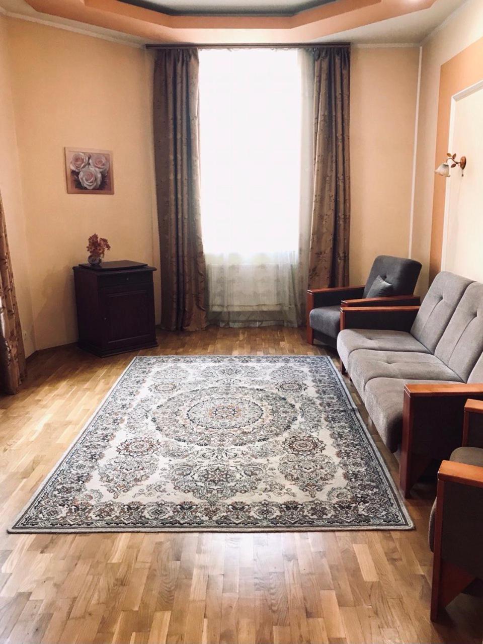 Apartament-Minihotel Elpida Lviv Exteriör bild